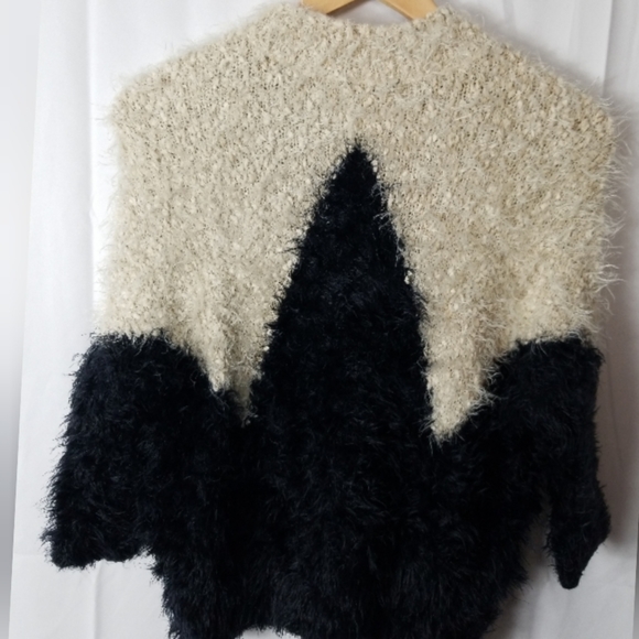 Dex fuzzy cozy crew neck sweater - Picture 6 of 6